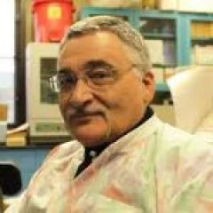 Profesor na Rutgers University, New Jersey, USA